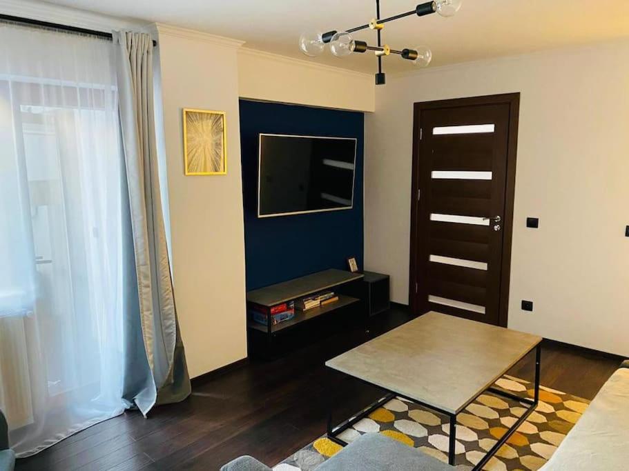 Aparthotel City Center Targu Ocna Eksteriør billede